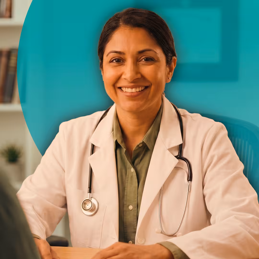 Médica Klini sorrindo